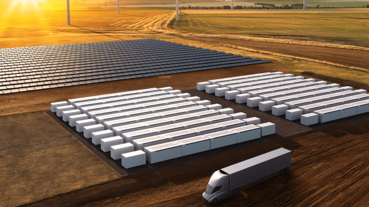 Apple, güneş enerjisi tesisi için Tesla’nın “megapack” pil paketlerini kullanacak