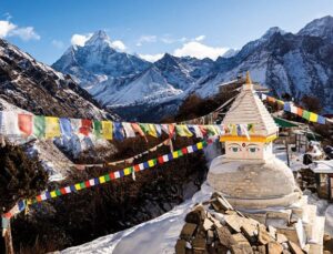 Bayrağı Alıştıklarımızdan Çok Farklı: Gerçek Bir Masallar Diyarına Benzeyen ‘Nepal’ Hakkında 10 Sıra Dışı Bilgi